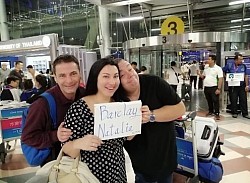 Meet and greet airport pickup service for passengers arriving at Suvarnabhumi Airport.